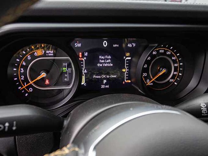 Jeep Wrangler Sahara 2.0l BLACK&RED