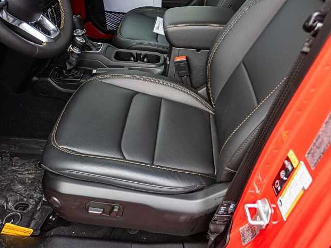 Jeep Wrangler Sahara 2.0l BLACK&RED