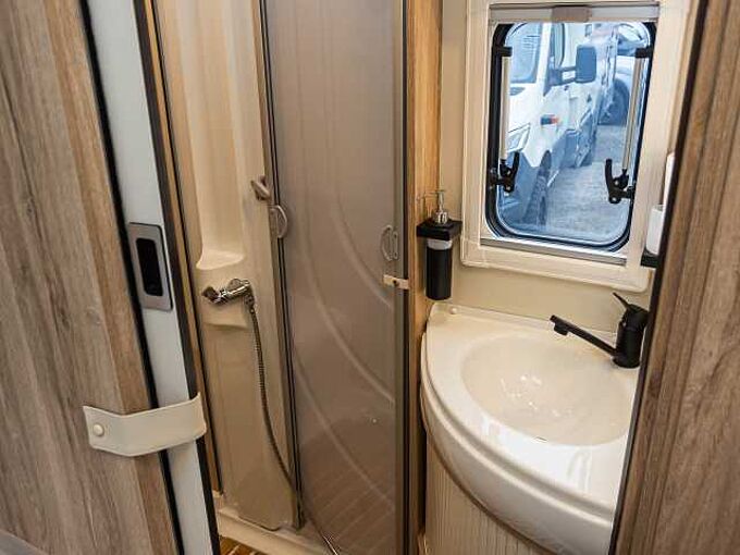 Eura Mobil Profila T 675 SB Automatik MJ 26