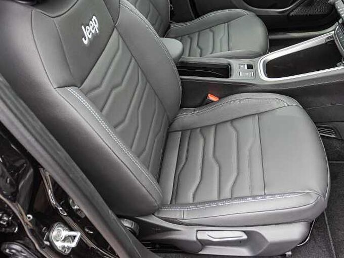 Jeep Avenger Elektro Summit MY25 Panorama/Leder