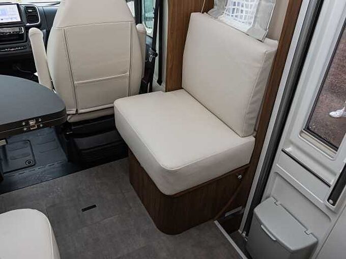 Laika Ecovip L 3019 Titanio UPE 104.000 €