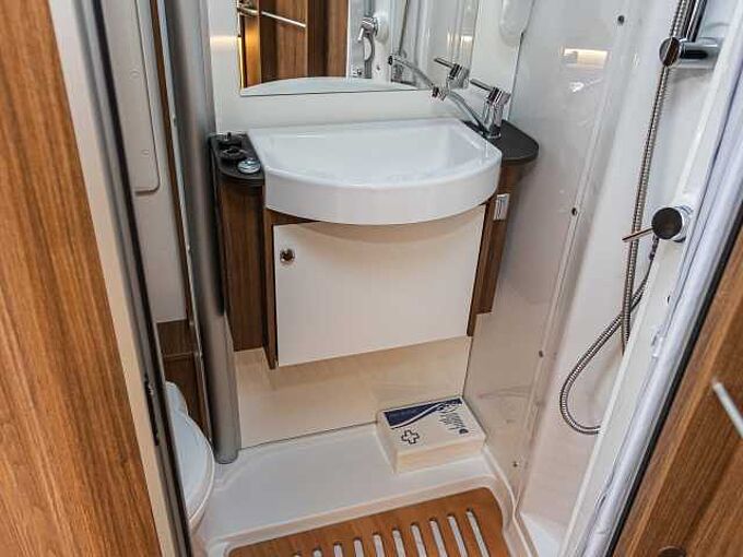 Laika Ecovip L 3019 Titanio UPE 104.000 €