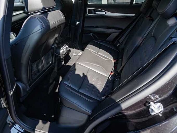 Alfa Romeo Stelvio 2.2 Diesel 16V AT8-Q4 INTENSA VOLL!