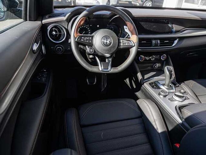 Alfa Romeo Stelvio 2.2 Diesel 16V AT8-Q4 INTENSA VOLL!