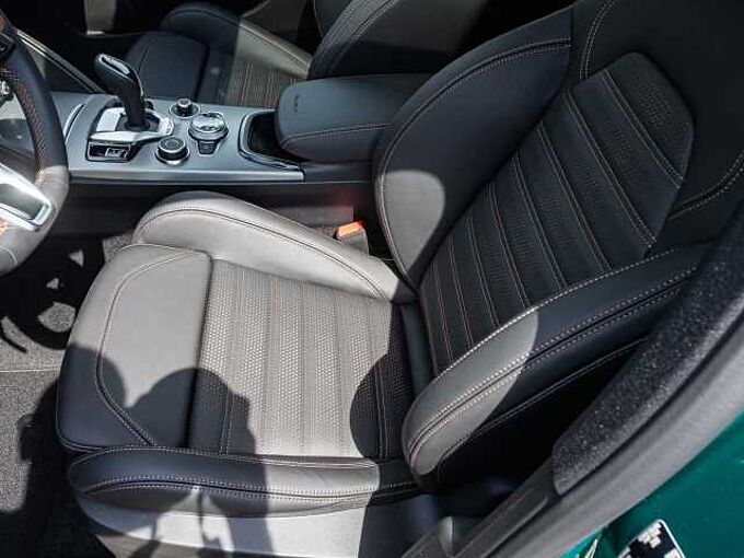 Alfa Romeo Stelvio 2.0 16V Turbo AT8-Q4 INTENSA VOLL!