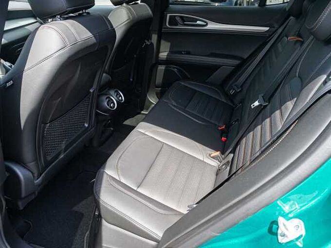 Alfa Romeo Stelvio 2.0 16V Turbo AT8-Q4 INTENSA VOLL!