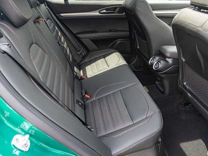 Alfa Romeo Stelvio 2.0 16V Turbo AT8-Q4 INTENSA VOLL!