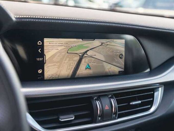 Alfa Romeo Stelvio 2.0 16V Turbo AT8-Q4 Veloce VOLL!