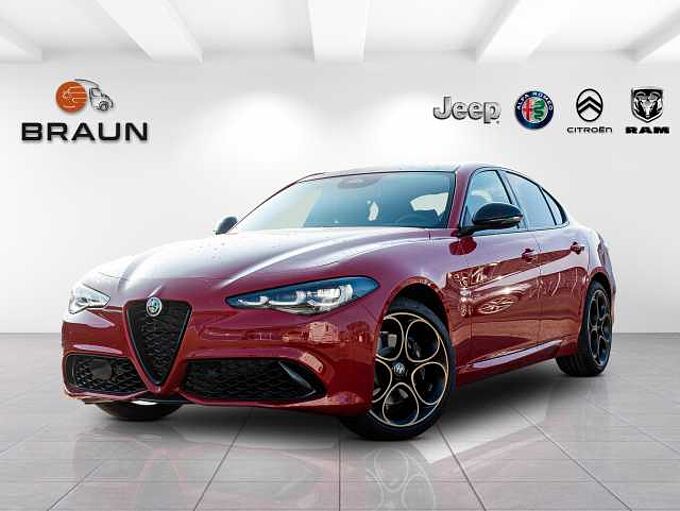 Alfa Romeo Giulia 2.0 16V AT8-Q4 INTENSA Panorama