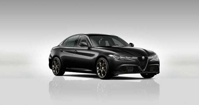 Alfa Romeo Giulia 2.0 16V AT8-Q4 INTENSA Panorama