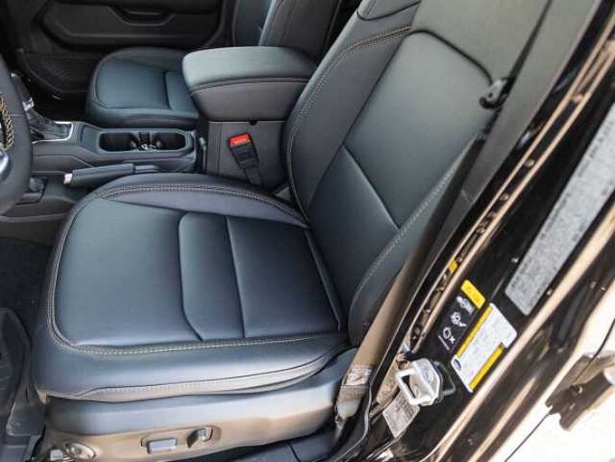 Jeep Wrangler MY25 Sahara 2.0l T-GDI Ultd. Sky-One