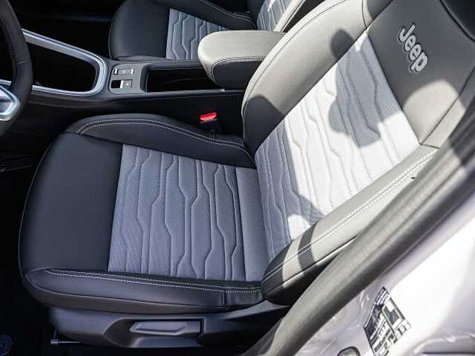 Jeep Avenger 1.2 48V 4xe Hybrid eAWD Upland