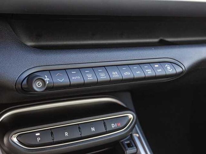 Jeep Avenger 1.2 48V 4xe Hybrid eAWD Upland