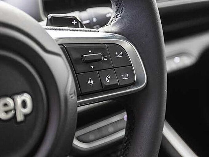 Jeep Avenger 1.2 48V 4xe Hybrid eAWD Upland