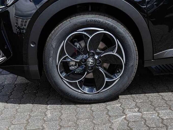 Alfa Romeo Junior ELETTRICA SPECIALE 115 KW (156 PS)