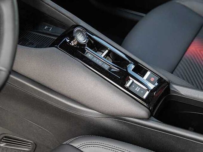 Alfa Romeo Junior ELETTRICA SPECIALE 115 KW (156 PS)