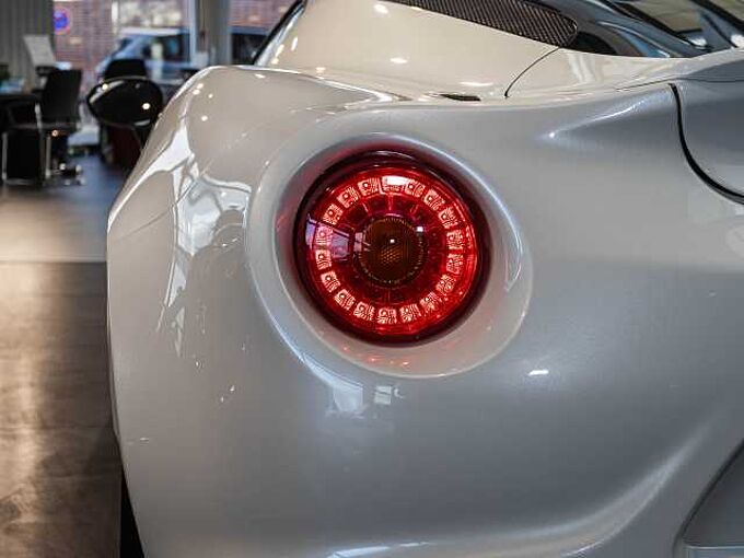 Alfa Romeo 4C 1.8 TBi Coupé NUR 4107km!