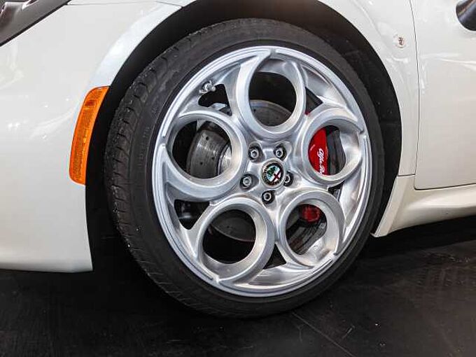 Alfa Romeo 4C 1.8 TBi Coupé NUR 4107km!