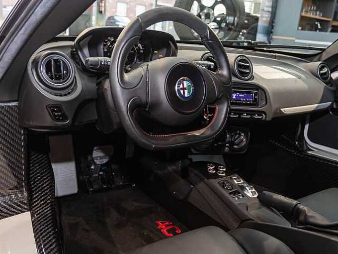 Alfa Romeo 4C 1.8 TBi Coupé NUR 4107km!