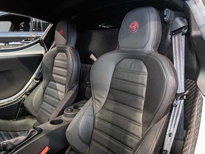 Alfa Romeo 4C 1.8 TBi Coupé NUR 4107km!