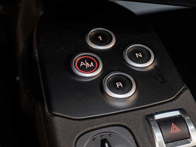 Alfa Romeo 4C 1.8 TBi Coupé NUR 4107km!