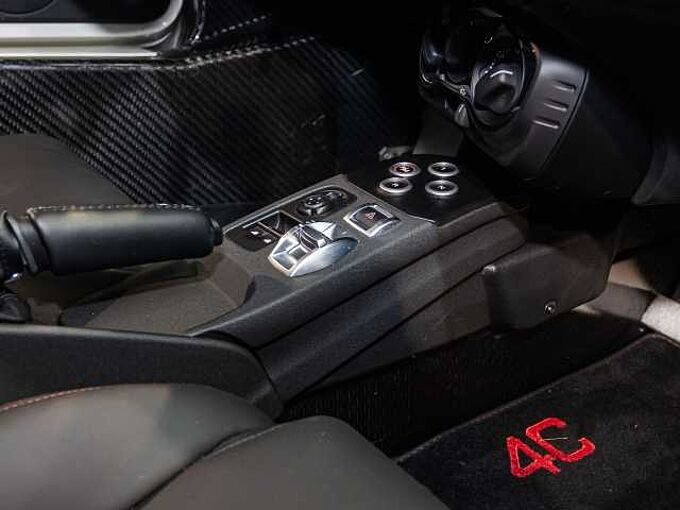 Alfa Romeo 4C 1.8 TBi Coupé NUR 4107km!