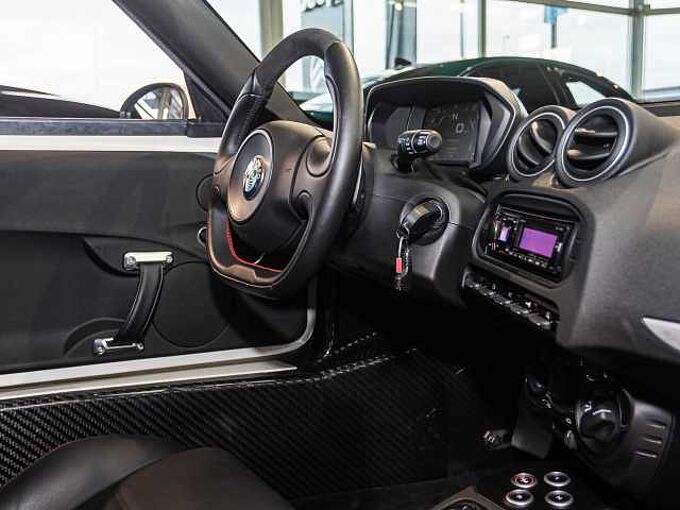 Alfa Romeo 4C 1.8 TBi Coupé NUR 4107km!