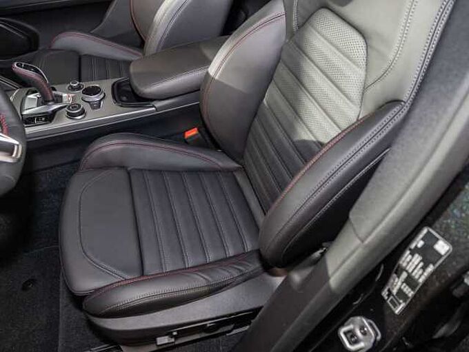 Alfa Romeo Stelvio COMPETIZIONE 2.0 Turbo 16V AT8-Q4