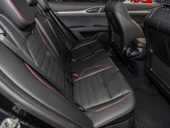 Alfa Romeo Stelvio COMPETIZIONE 2.0 Turbo 16V AT8-Q4