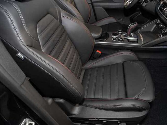 Alfa Romeo Stelvio COMPETIZIONE 2.0 Turbo 16V AT8-Q4