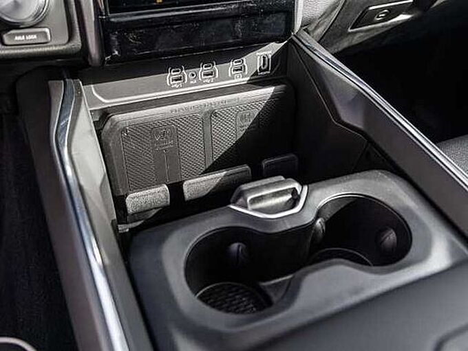 Dodge RAM 1500 Laramie Night Premium LPG