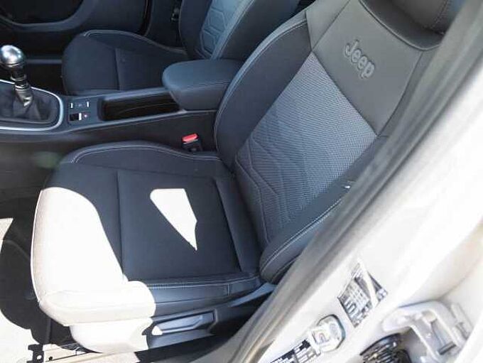 Jeep Avenger 1.2 Altitude 18' Alu / Kamera / Navi