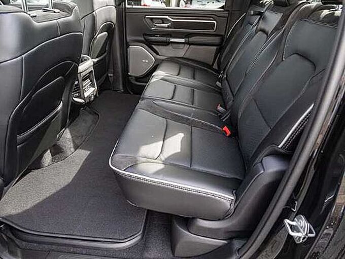 Dodge RAM 1500 Laramie Night Premium LPG