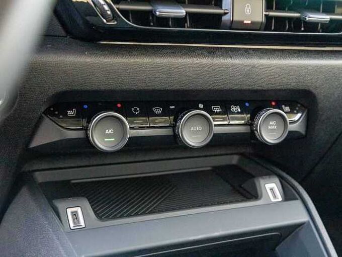 Citroen C4 PureTech 130 EAT8 PLUS