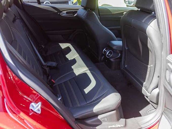 Alfa Romeo Giulia 2.9 V6 Bi-Turbo Quadrifoglio ORO 12/83