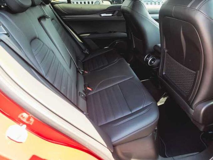 Alfa Romeo Stelvio V6 2.9 Bi-Turbo AT8-Q4 Quadrifoglio