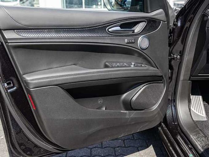 Alfa Romeo Stelvio V6 2.9 Bi-Turbo AT8-Q4 Quadrifoglio