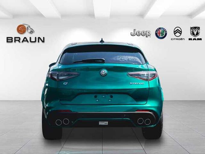Alfa Romeo Stelvio V6 2.9 Bi-Turbo AT8-Q4 Quadrifoglio MY24