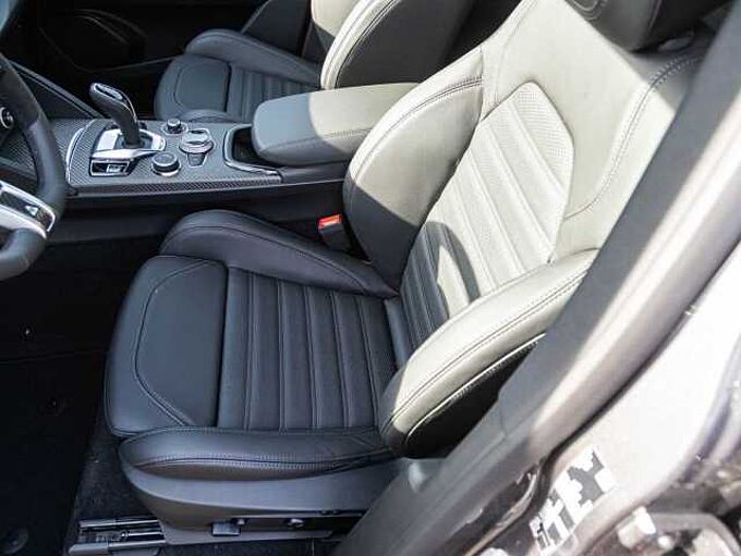 Alfa Romeo Stelvio V6 2.9 Bi-Turbo AT8-Q4 Quadrifoglio