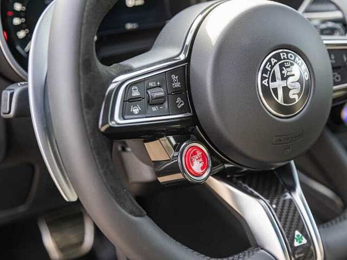 Alfa Romeo Stelvio V6 2.9 Bi-Turbo AT8-Q4 Quadrifoglio