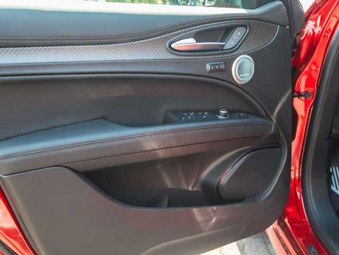 Alfa Romeo Stelvio V6 2.9 Bi-Turbo AT8-Q4 Quadrifoglio MY24
