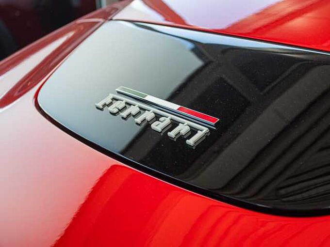 Ferrari Roma Spider Rosso Corsa/Cuoio 