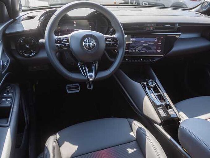 Alfa Romeo Junior 1.2 VGT Ibrida Ti