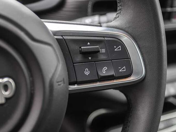 Jeep Avenger Elektro Altitude Infotainment-Paket
