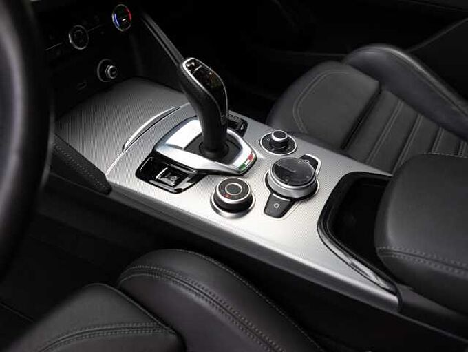 Alfa Romeo Stelvio 2.0 Turbo 16V AT8-Q4 Veloce