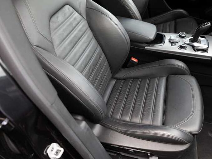 Alfa Romeo Stelvio 2.0 Turbo 16V AT8-Q4 Veloce