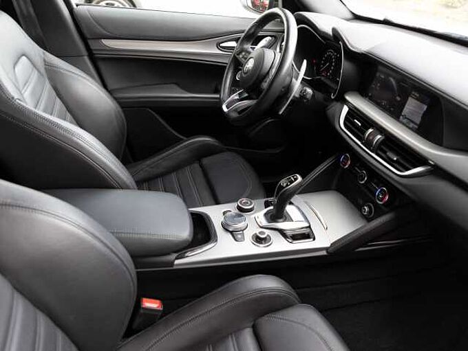 Alfa Romeo Stelvio 2.0 Turbo 16V AT8-Q4 Veloce