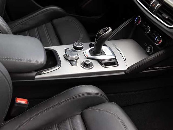 Alfa Romeo Stelvio 2.0 Turbo 16V AT8-Q4 Veloce